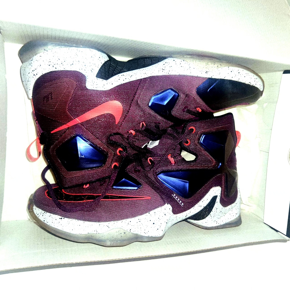 Nike Lebron James Mulberry Athletic Shoes in Burgundy and Black